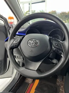 2023 Toyota C-HR 2.0L Comfort, белый — фото 12