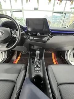 2023 Toyota C-HR 2.0L Comfort, белый — фото 13