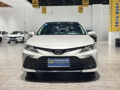 2021 Toyota Camry 2.5G Luxury — фото 2