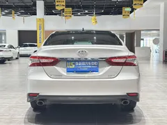 2021 Toyota Camry 2.5G Luxury — фото 6