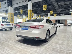 2021 Toyota Camry 2.5G Luxury — фото 7