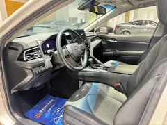 2021 Toyota Camry 2.5G Luxury — фото 10