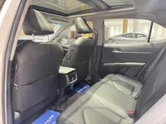 2021 Toyota Camry 2.5G Luxury — фото 13
