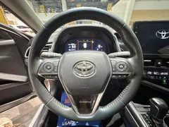 2021 Toyota Camry 2.5G Luxury — фото 18