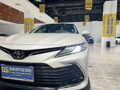 2021 Toyota Camry 2.5G Luxury — фото 23