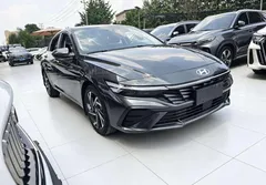 2023 Hyundai Elantra 1.5L CVT LUX Premium, чёрный — фото 3