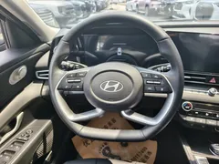 2023 Hyundai Elantra 1.5L CVT LUX Premium, чёрный — фото 8