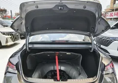 2023 Hyundai Elantra 1.5L CVT LUX Premium, чёрный — фото 15