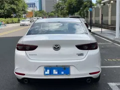 2021 Mazda Mazda3 2.0L AT, белый — фото 7
