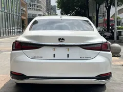 2022 Lexus ES 200 Excellence, белый — фото 5