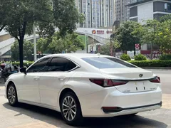 2022 Lexus ES 200 Excellence, белый — фото 6