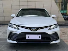 2021 Toyota Camry 2.5G Luxury, белый — фото 2