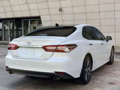2021 Toyota Camry 2.5G Luxury, белый — фото 4