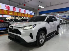2021 Toyota RAV4 2.0L CVT 2WD Urban, белый — фото 1