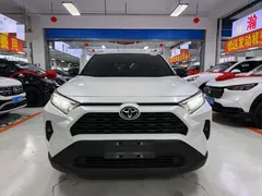 2021 Toyota RAV4 2.0L CVT 2WD Urban, белый — фото 2