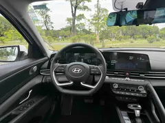 2023 Hyundai Elantra 1.5L CVT LUX Premium, белый — фото 10