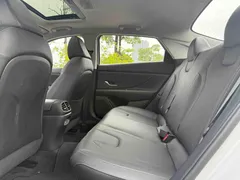 2023 Hyundai Elantra 1.5L CVT LUX Premium, белый — фото 12