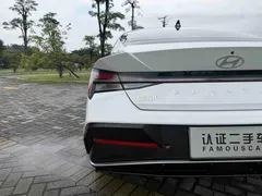 2023 Hyundai Elantra 1.5L CVT LUX Premium, белый — фото 23