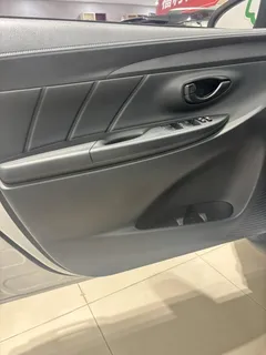2021 Toyota Vios FS 1.5L CVT, белый — фото 12