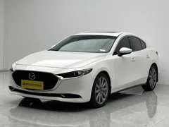 2021 Mazda Mazda3 2.0L AT, белый — фото 1