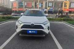 2022 Toyota RAV4 2.0L CVT 2WD Fashion, белый — фото 2
