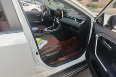 2022 Toyota RAV4 2.0L CVT 2WD Fashion, белый — фото 5
