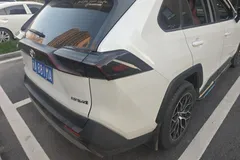 2022 Toyota RAV4 2.0L CVT 2WD Fashion, белый — фото 7
