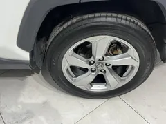2021 Toyota RAV4 2.0L CVT 2WD Fashion, белый — фото 17