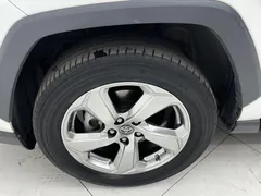 2021 Toyota RAV4 2.0L CVT 2WD Fashion, белый — фото 18