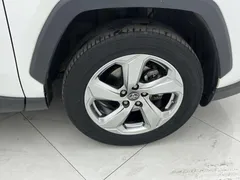 2021 Toyota RAV4 2.0L CVT 2WD Fashion, белый — фото 19