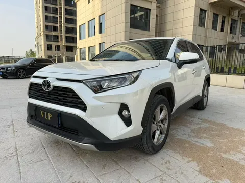 2022 Toyota RAV4 2.0L CVT 2WD Fashion Plus