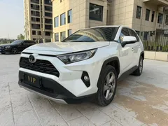 2022 Toyota RAV4 2.0L CVT 2WD Fashion Plus, белый — фото 1