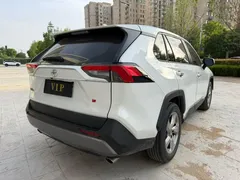 2022 Toyota RAV4 2.0L CVT 2WD Fashion Plus, белый — фото 9