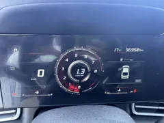 2022 Hyundai Elantra 1.5L CVT LUX Premium, белый — фото 11