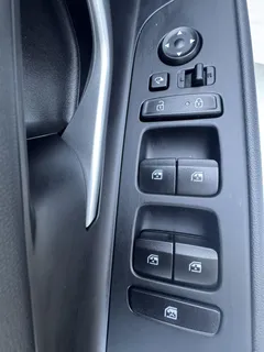 2022 Hyundai Elantra 1.5L CVT LUX Premium, белый — фото 13