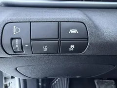 2022 Hyundai Elantra 1.5L CVT LUX Premium, белый — фото 14