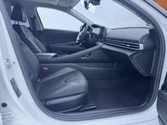 2022 Hyundai Elantra 1.5L CVT LUX Premium, белый — фото 16