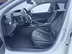 2022 Hyundai Elantra 1.5L CVT LUX Premium, белый — фото 19