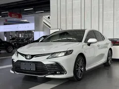 2023 Toyota Camry 2.5G Luxury, белый — фото 1