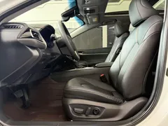 2023 Toyota Camry 2.5G Luxury, белый — фото 4