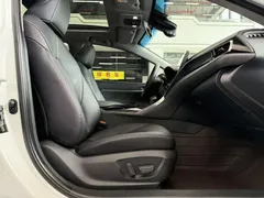 2023 Toyota Camry 2.5G Luxury, белый — фото 7