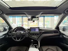 2023 Toyota Camry 2.5G Luxury, белый — фото 8