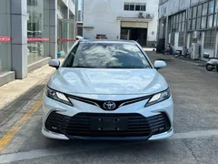 2022 Toyota Camry 2.5G Luxury, белый — фото 3