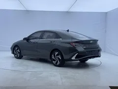 2023 Hyundai Elantra 1.5L CVT LUX Premium, чёрный — фото 4