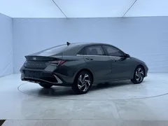 2023 Hyundai Elantra 1.5L CVT LUX Premium, чёрный — фото 6