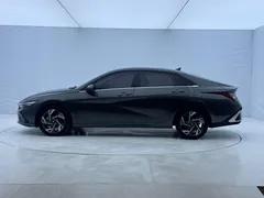 2023 Hyundai Elantra 1.5L CVT LUX Premium, чёрный — фото 7