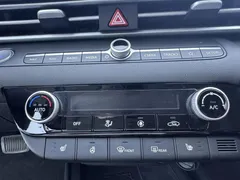 2023 Hyundai Elantra 1.5L CVT LUX Premium, чёрный — фото 14