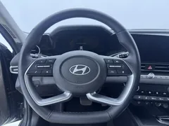 2023 Hyundai Elantra 1.5L CVT LUX Premium, чёрный — фото 23