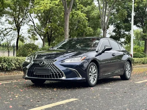 2021 Lexus ES 200 Luxury