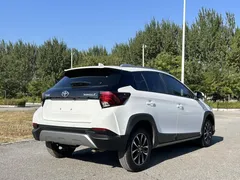 2022 Toyota Yaris L Zhixuan X 1.5L CVT Luxury Plus, белый — фото 4